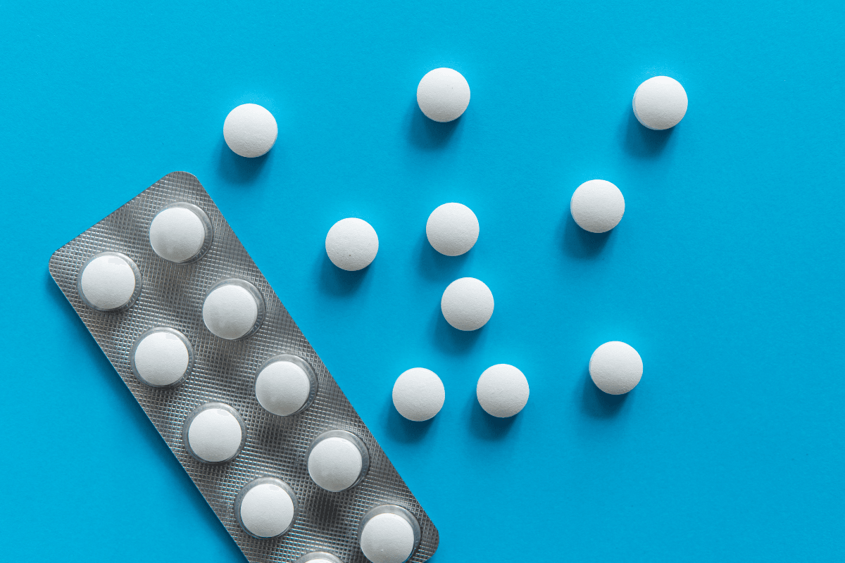 Famotidine Basics: Uses, Doses, Side Effects, and Timing